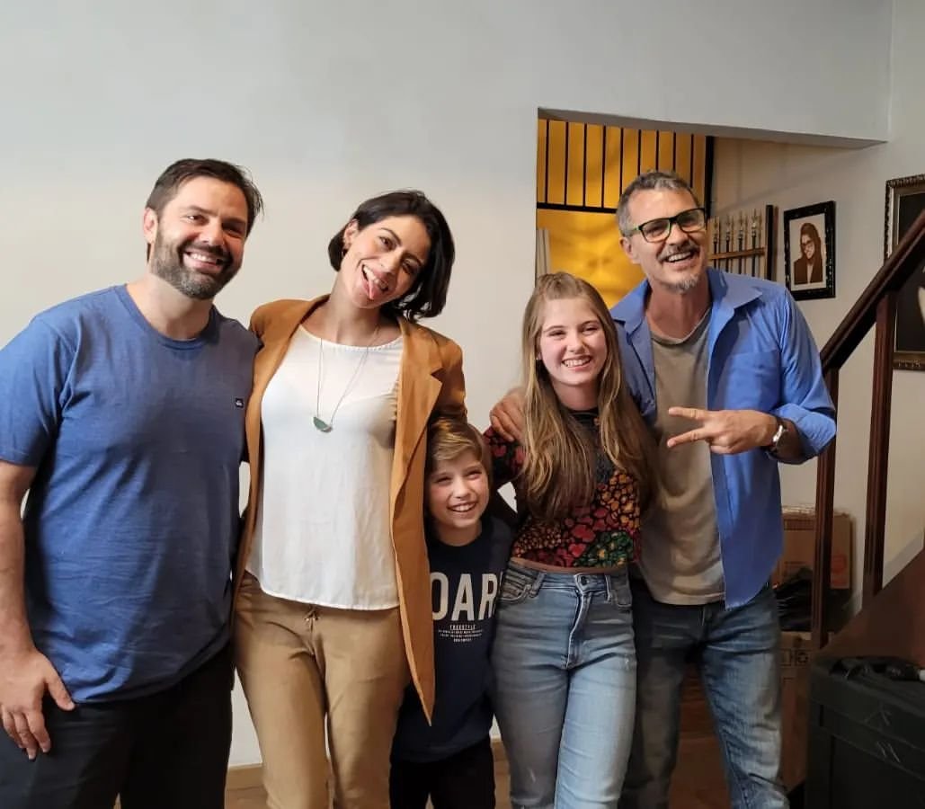 Lorena e Enrico Queiroz celebram estreia do filme Stand Up – Minha Vida E Uma Piada  POP CYBER